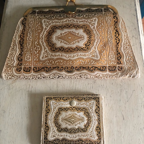 Vintage Handbags - Vintage Italian Peruzzi Leather Clutch & Coin Case